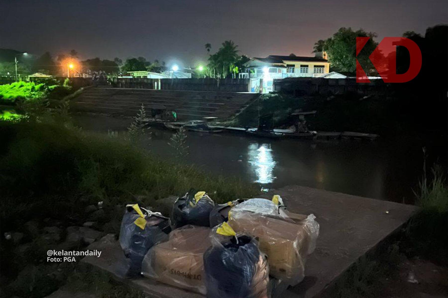 Penyeludup masih berani, PGA temui bungkusan makanan sejuk beku dari Thailand jam 3 pagi