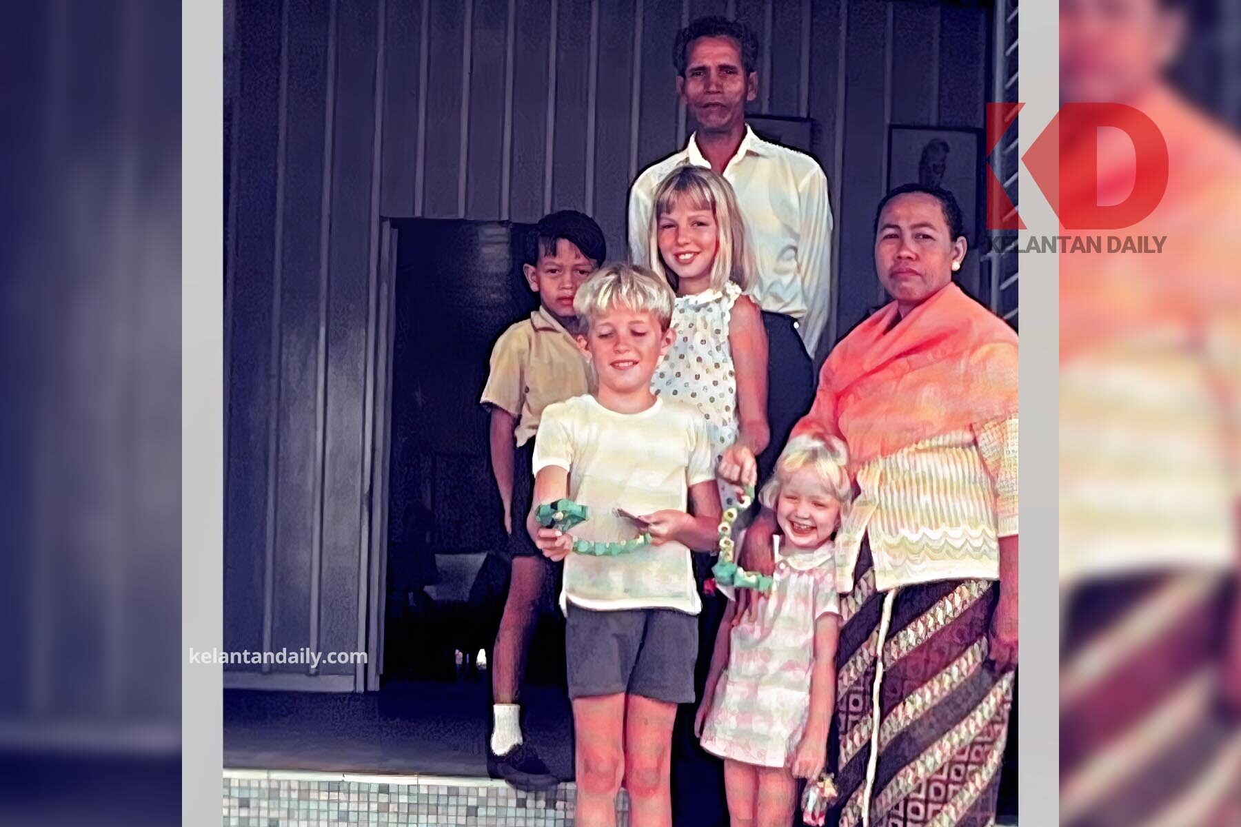 Wok dan Daud bersama anak angkatnya Juliet, David dan Leone Crossfield