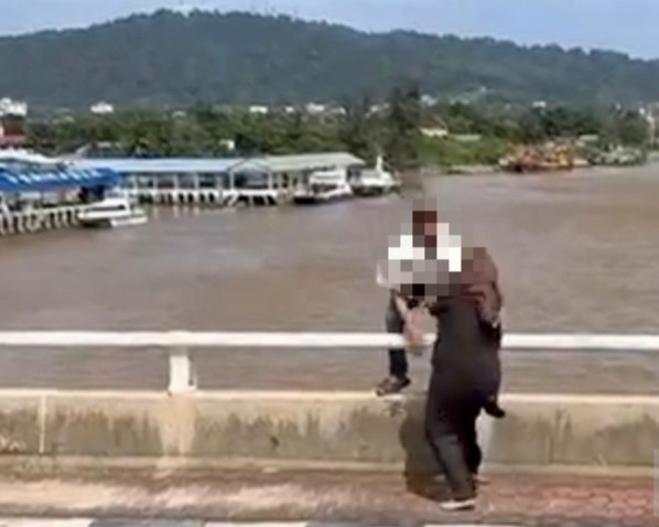 Lelaki terjun jambatan bergaduh dengan isteri
