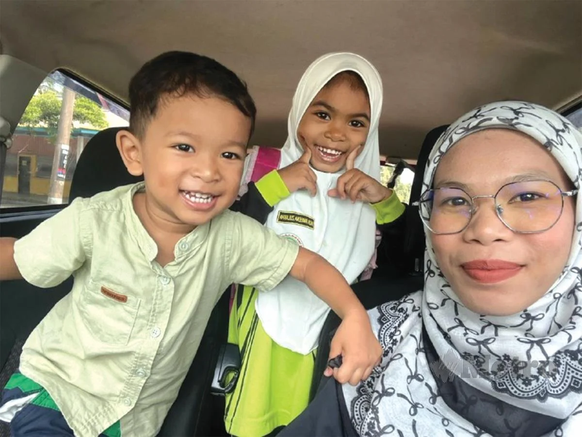 Nurul Nadia bersama dua anaknya