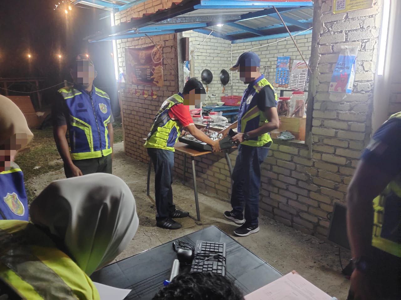 kedai makan karaoke tok bali