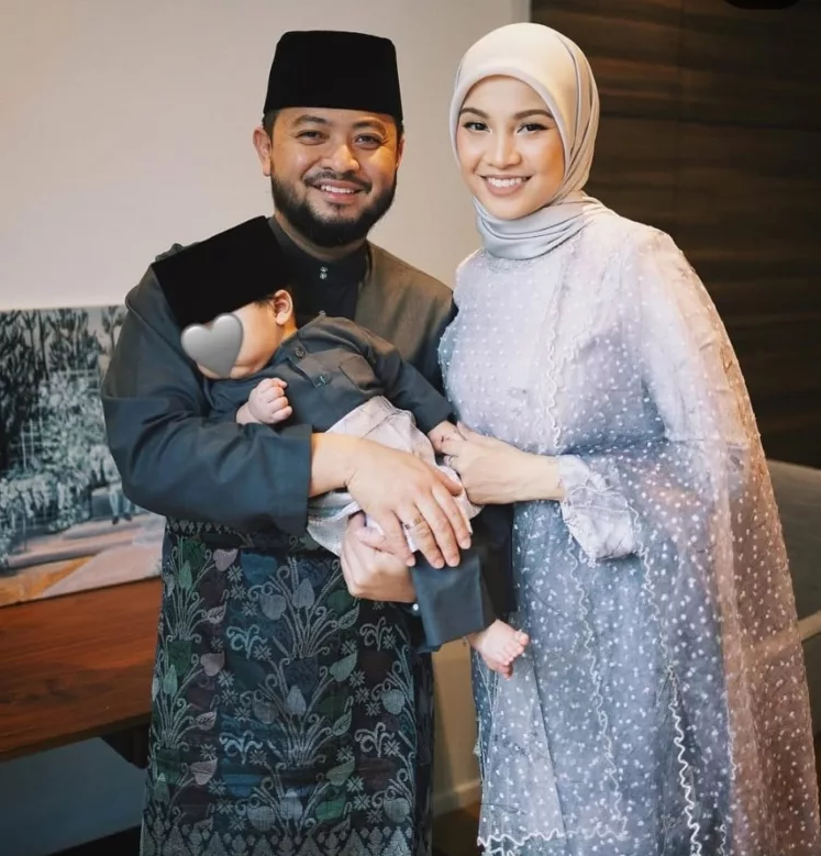 nabila razali bersama suami dan anak