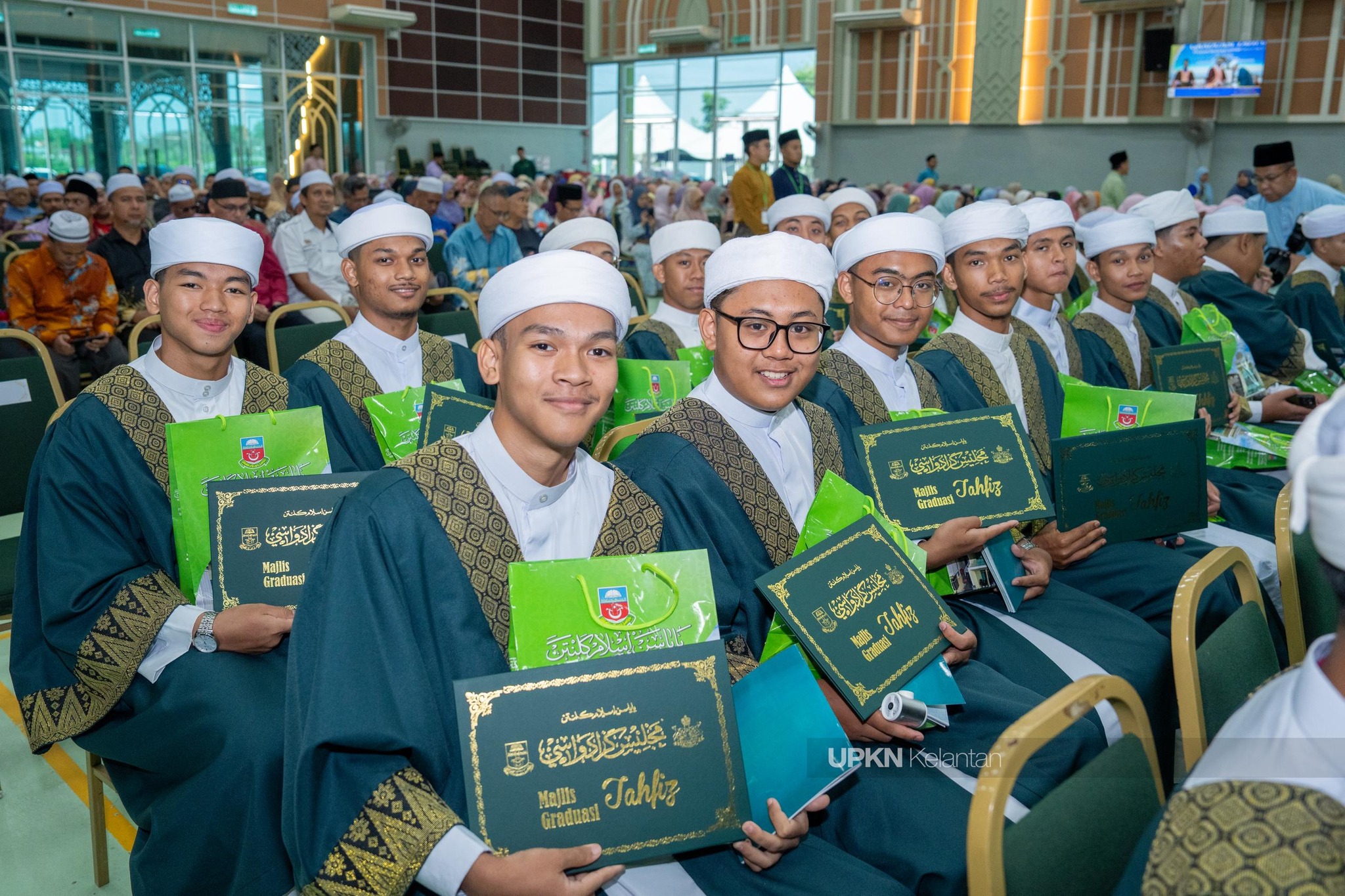 graduan tahfiz yayasan islam kelantan