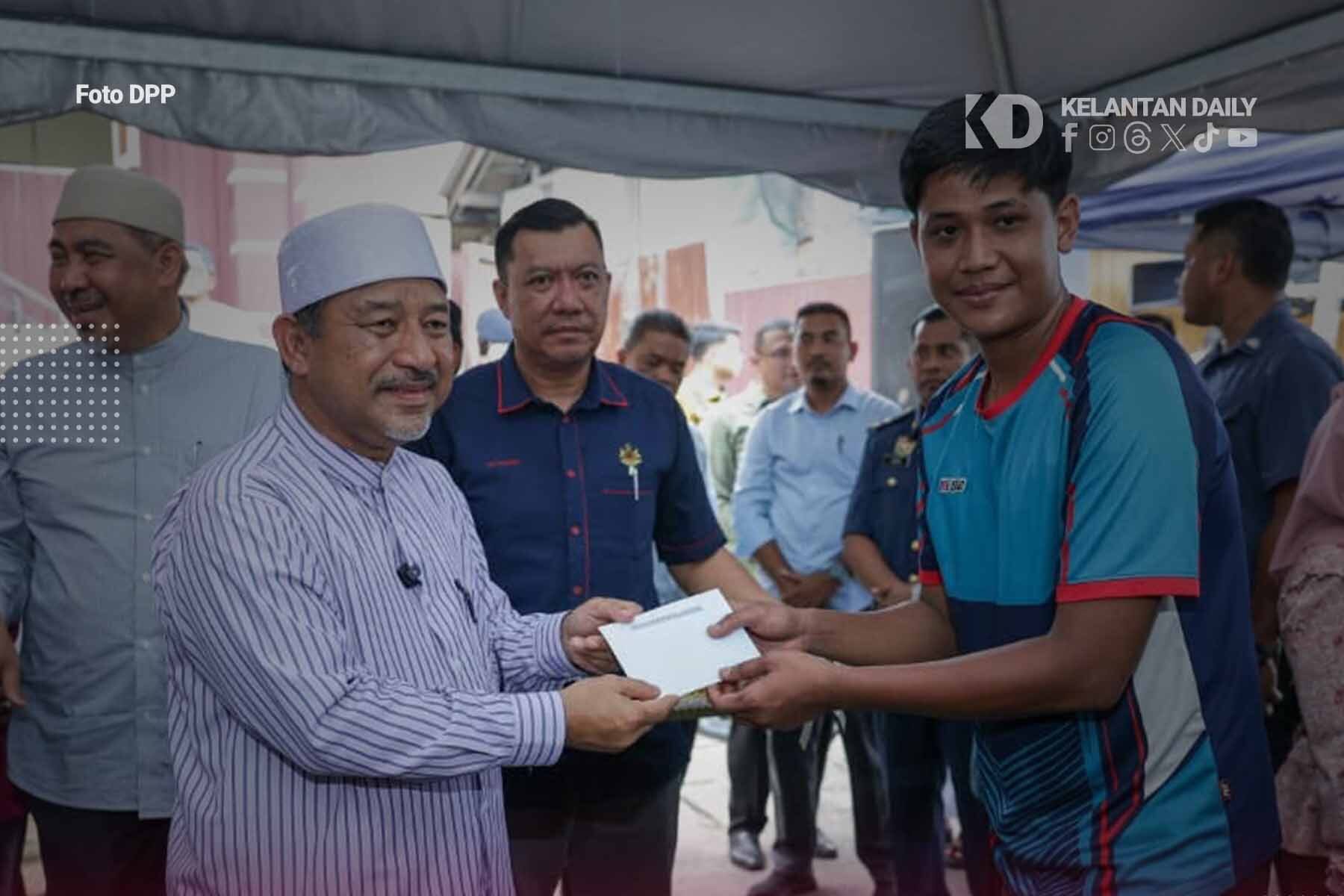 MB Kelantan Salur Bantuan Awal Kepada Mangsa Kebakaran Gok Kapor