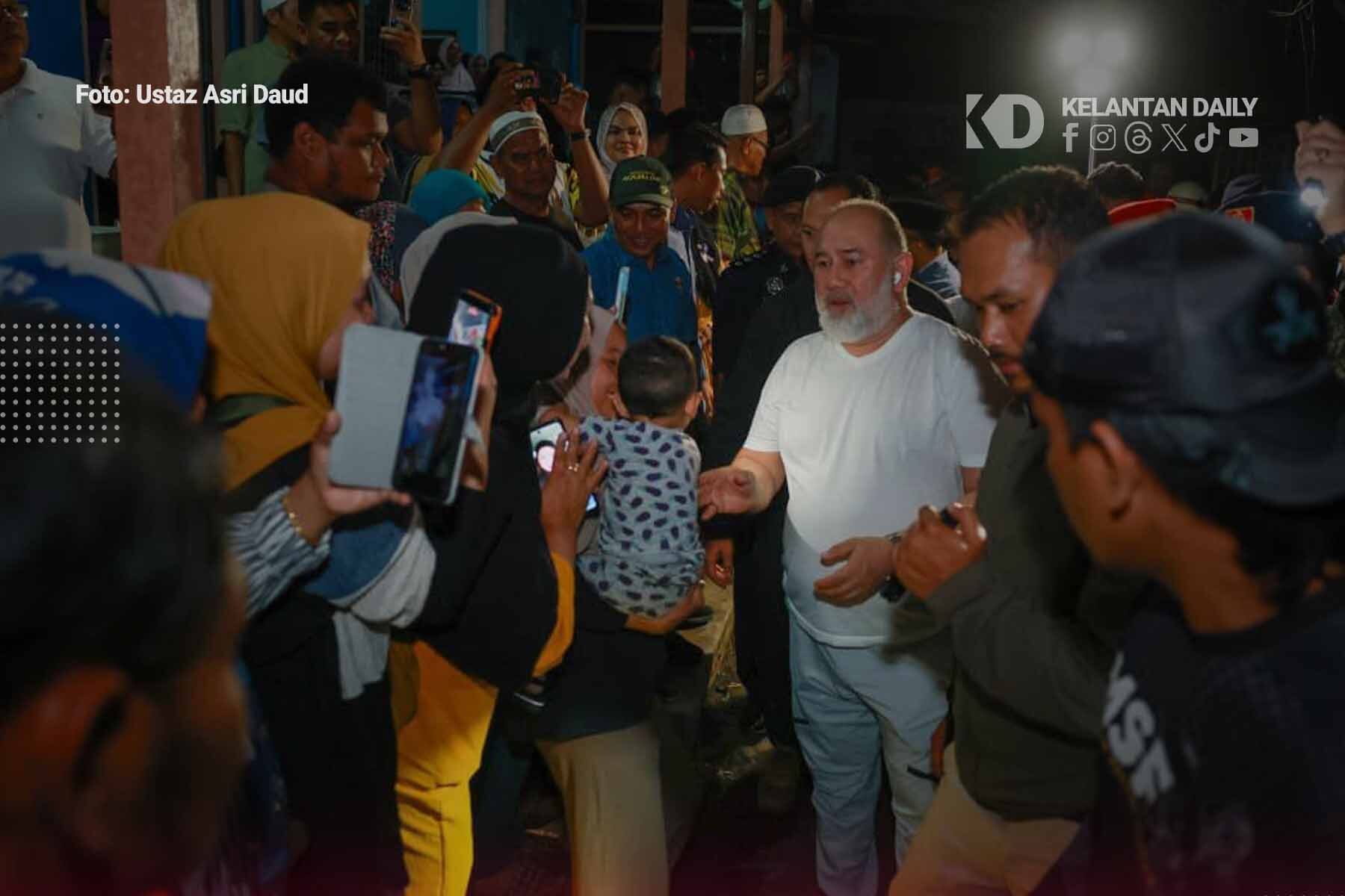 Sultan Muhammad V Berangkat Santuni Mangsa Kebakaran Gok Kapur