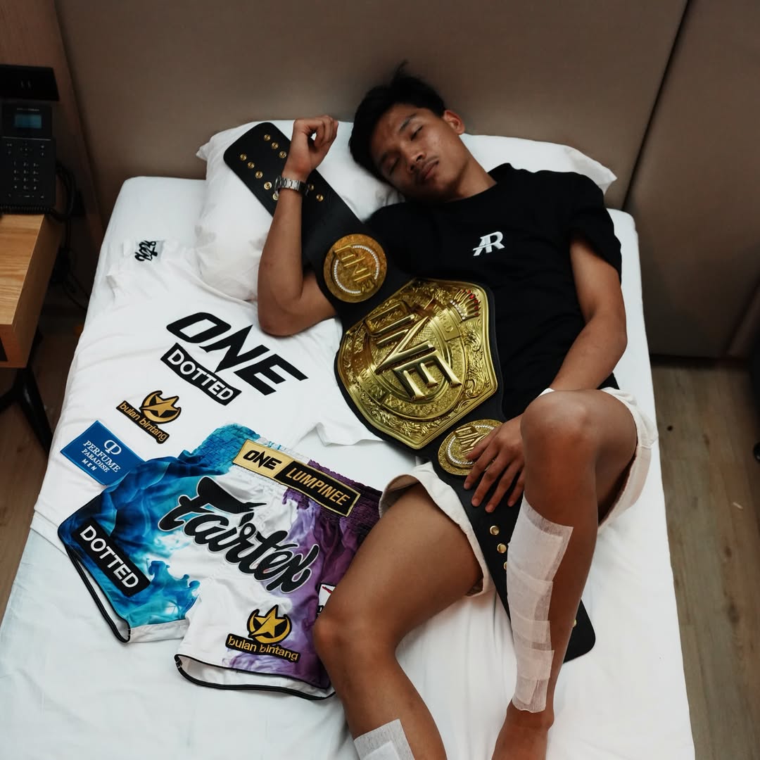 Aliff dengan tali pinggang One Championship
