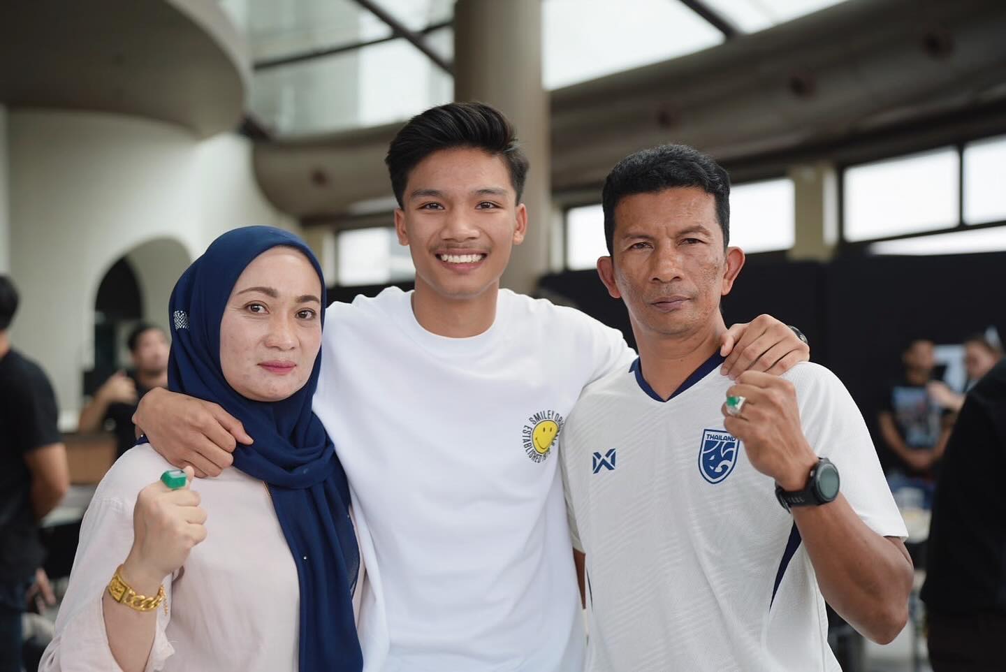 Aliff Rakib bersama ibu dan bapa