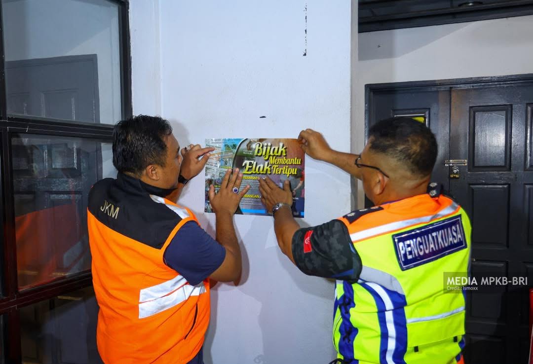 poster mpkb bijak membantu elak tertipu