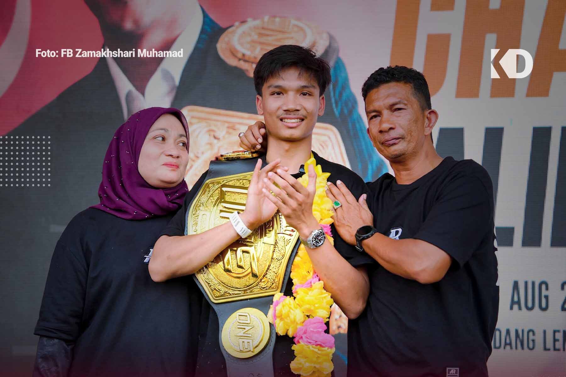 Aliff Rakib Hadiahkan Ibu Bapa Rumah RM1 Juta, Bakal Kahwini Gadis Thailand