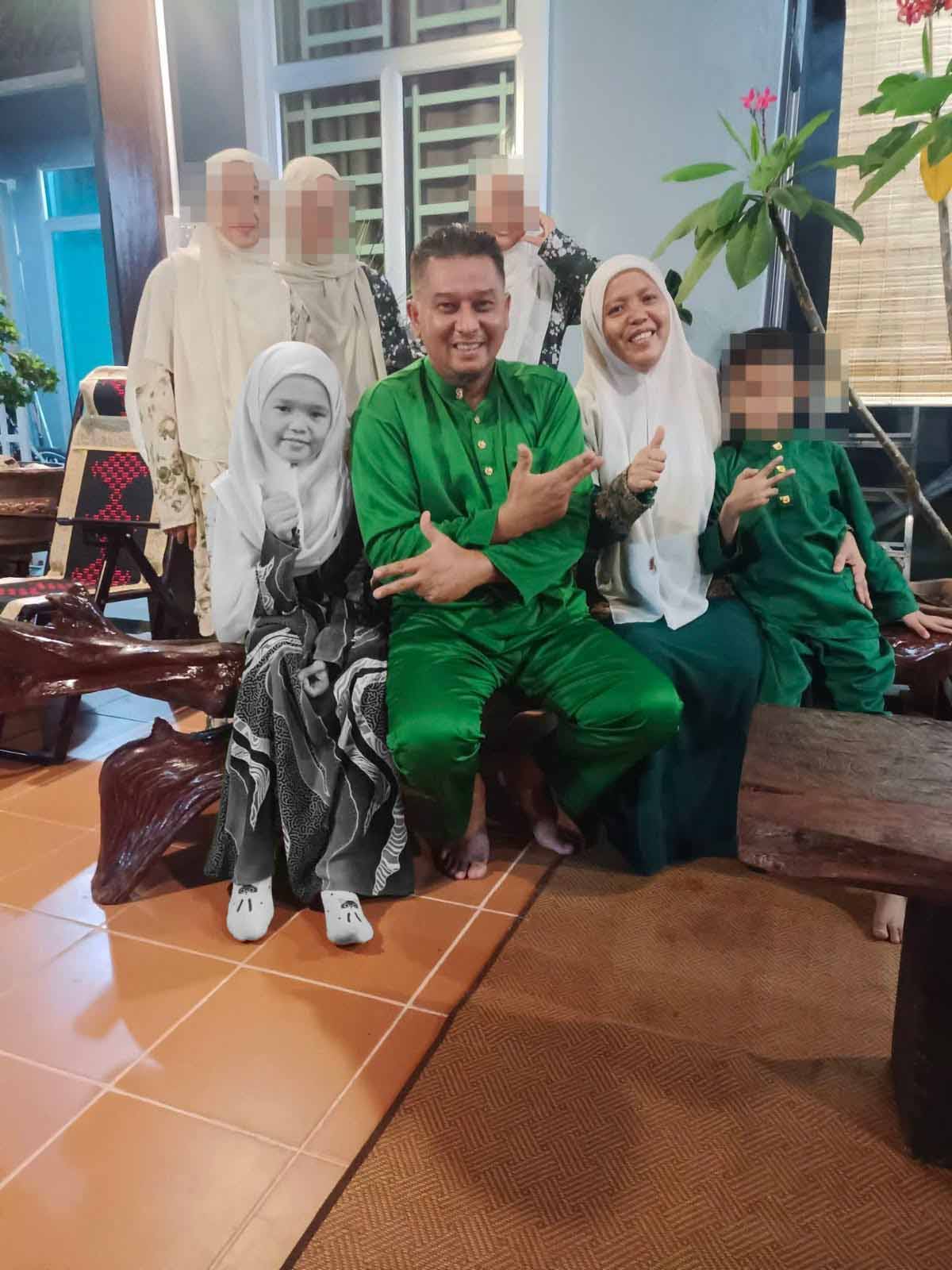 Qaira bersama keluarga 2