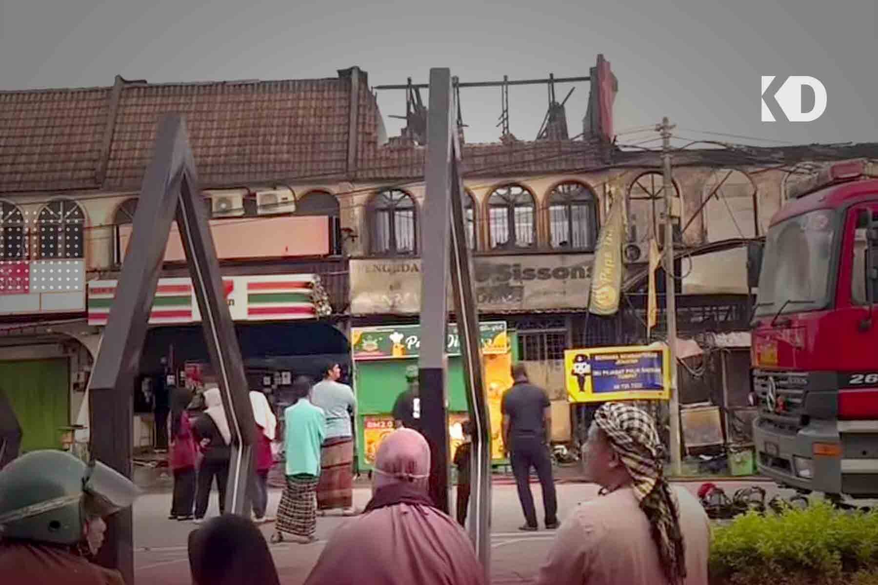 Pasar Mini, Kedai Cat Musnah Terbakar di Wakaf Bharu, Kerugian Lebih RM2 Juta
